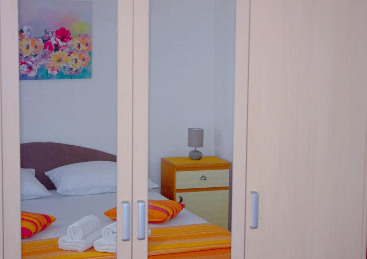 Apartment Ema Трогір Екстер'єр фото